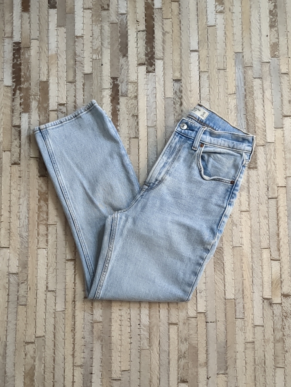Abercrombie & Fitch Women's 25 / 0 The Ankle Straight Ultra High Rise Jeans